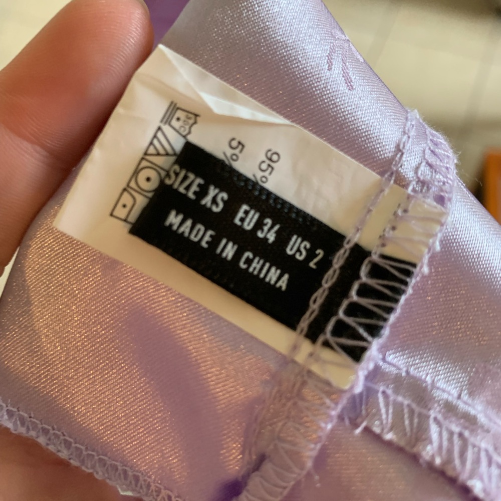 Halter Silk Tie Top Size small in lilac - Picture 11 of 11